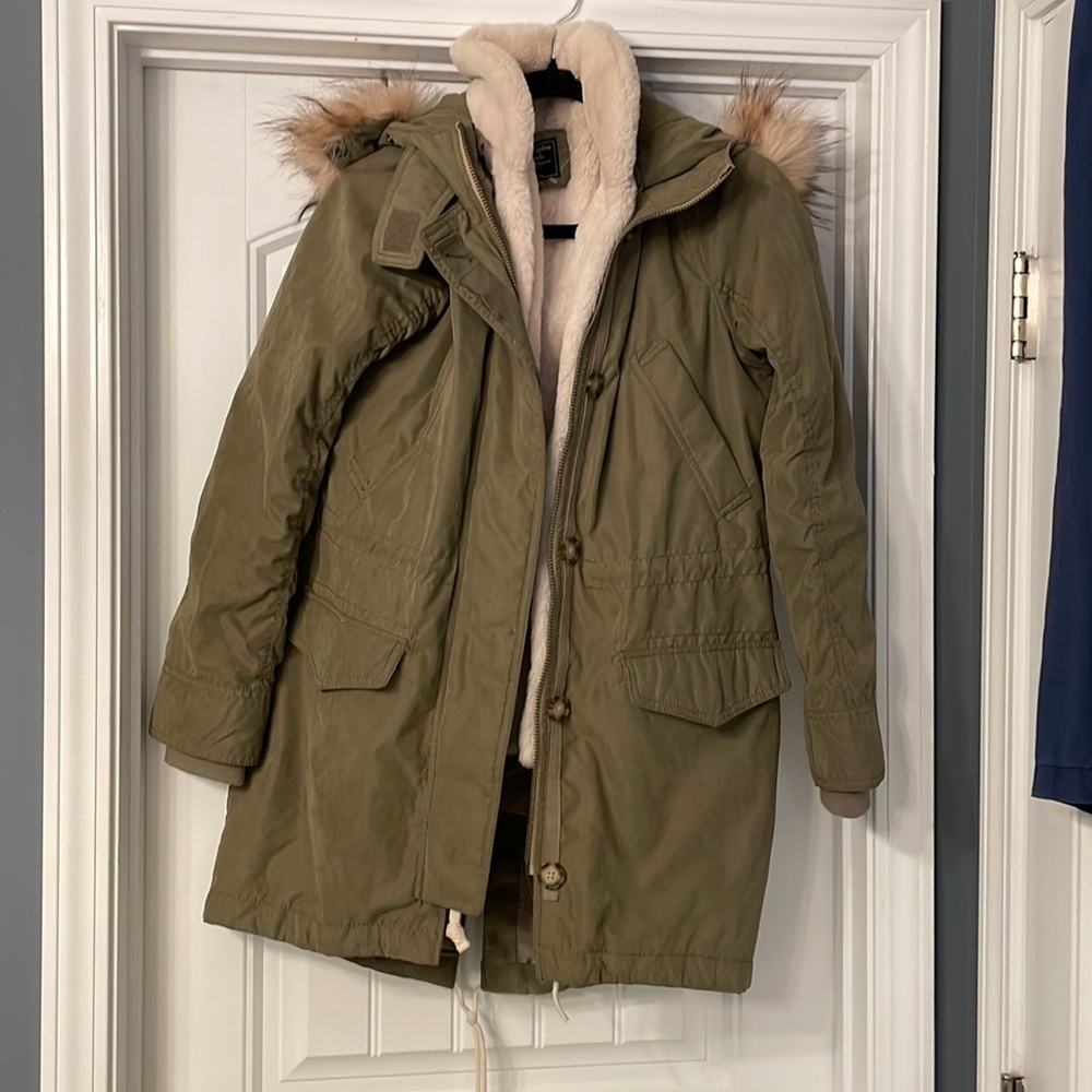 Like new green utility but warm faux fur inside material from Abercrombie